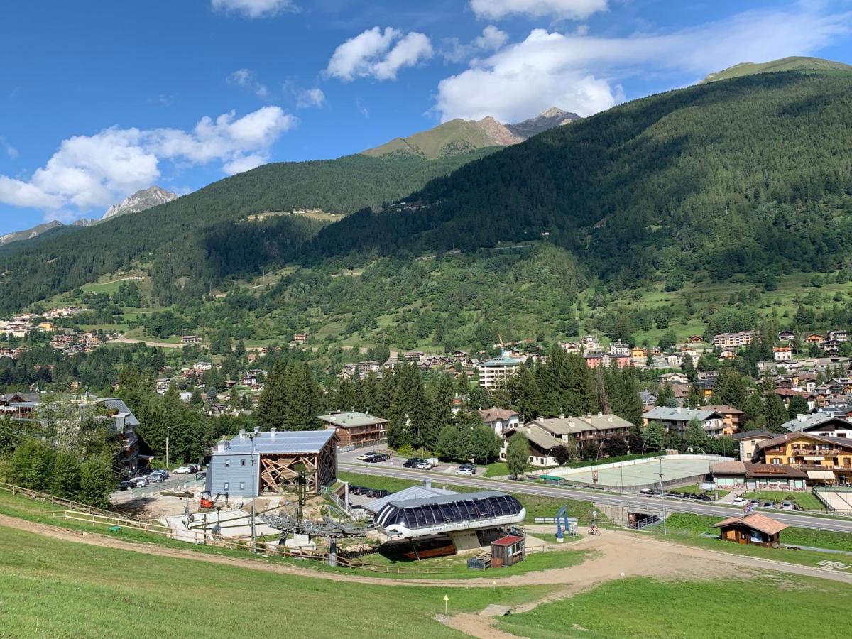 White Rock Apartment Ponte Di Legno Luaran gambar